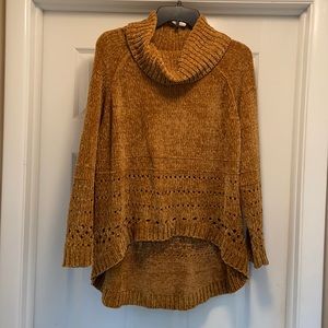 Beautiful golden high low chenille sweater